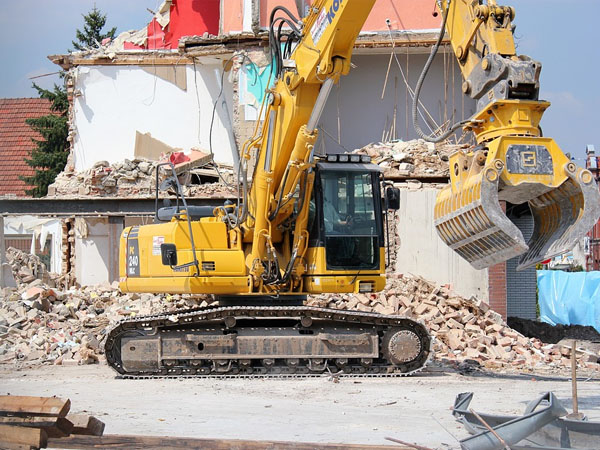 Démolition sur Bordeaux, Libourne, Coutras, Saint-Emilions | CRL Group.